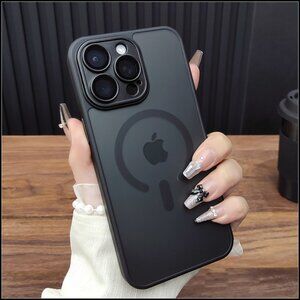 Matte Black Frosted Case with MagSafe Compatibility